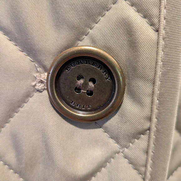 Burberry Women's Quilted Jacket - Picture 3 of 13